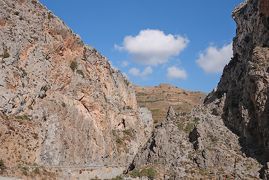 2009.10ギリシア・トルコ旅行13-Kourtaliotiko渓谷からMirthiosの集落