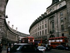 曇り空のロンドン　【イギリス】