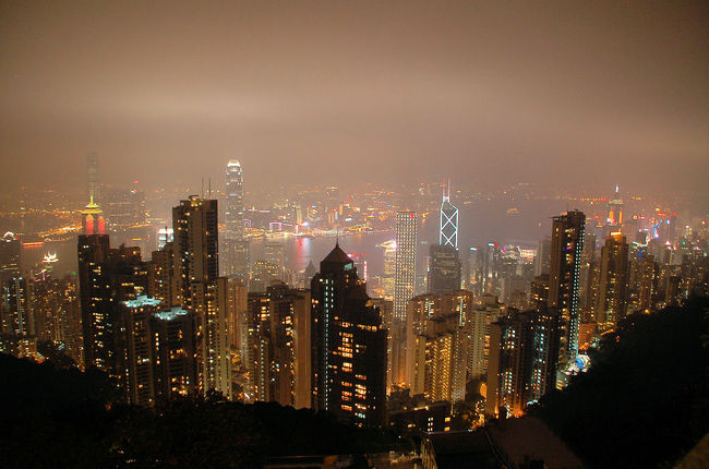 ケーブルカーに乗って、香港の百万ドルの夜景を眺めました。<br /><br />なお、このアルバムは、ガンまる日記：百万ドルの夜景[http://marumi.tea-nifty.com/gammaru/2010/01/post-03b0.html]とリンクしています。詳細については、そちらをご覧くだされば幸いです。