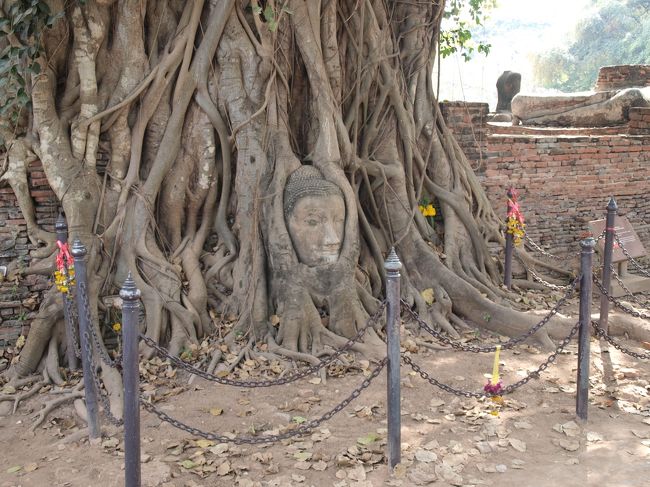 タイ旅行3日目です。<br />アユタヤを経由してバンコクへ向かいました。