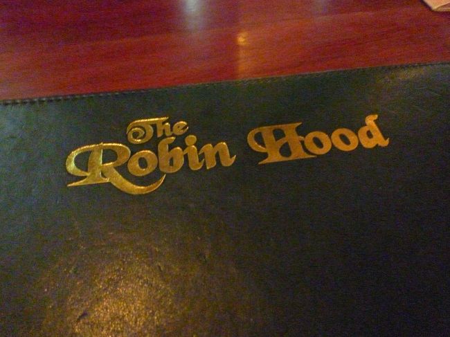 バンコク　Sukhumvit Soi 24 フジスーパーすぐ近く　イングリッシュパブ　ロビンフット　The Robin Hood に行ってきました。