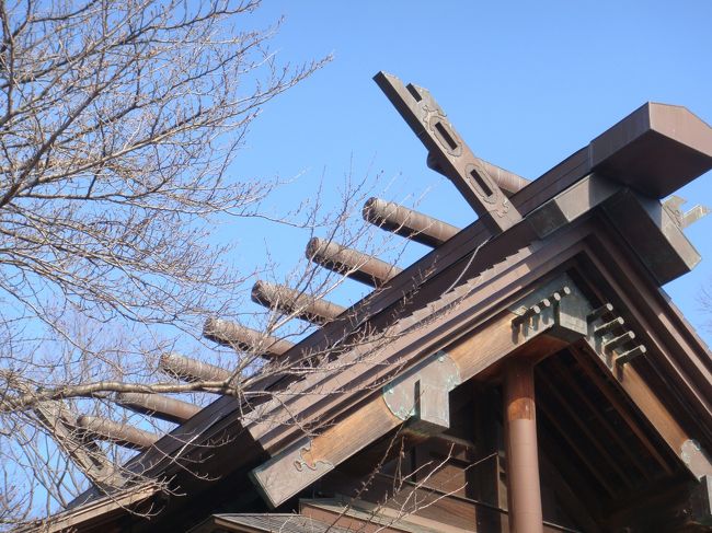 栃木県の「栃」は中国人には読めません。漢字は普通中国から渡ってきましたが、「栃」は日本の栃木県で作られたからです。試しに宇都宮大学に中国から来ている留学生2人になんて読むか聞きましたが、中国には栃という漢字は無く読めませんでした。そんな栃木県の名前の由来を訪ねてみました。洒落(しゃれ)で付けられた県の名前は日本で栃木県だけではないだろうか。