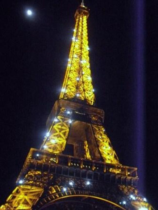 エッフェル塔1周年スペシャルライトアップ 13に スキャン写真を１枚追加しました パリ フランス の旅行記 ブログ By パリ好きおばさん フォートラベル