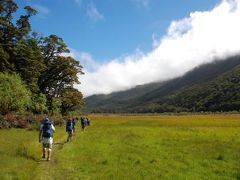 ニュージーランド・ハイキングの旅2010：：10日目：グランドトラバース Day4：レイクマッケンジーロッジへ