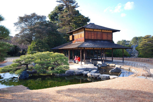 日本三名園の後楽園にやってきました。<br />これで、石川の兼六園、茨城の偕楽園も行ったことがある私は日本三名園を制覇しました。