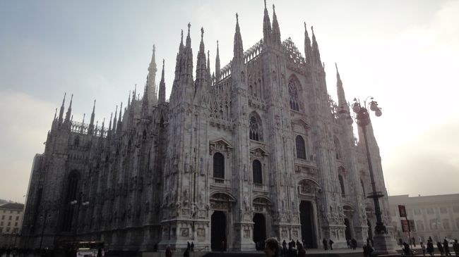 念願の初☆ヨーロッパinイタリアに行ってきました。<br /><br />ミラノ、ヴェネツィア、フィレンチェ、ローマをまわりました。<br />寒かったけど楽しかった！<br /><br />まずは、ミラノ、ヴェネツィア編です。