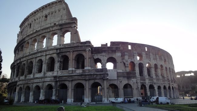 念願の初☆ヨーロッパinイタリアに行ってきました。<br /><br />ミラノ、ヴェネツィア、フィレンチェ、ローマをまわりました。<br />寒かったけど楽しかった！<br /><br />ミラノから始まって、最後はローマの散策へ。<br />
