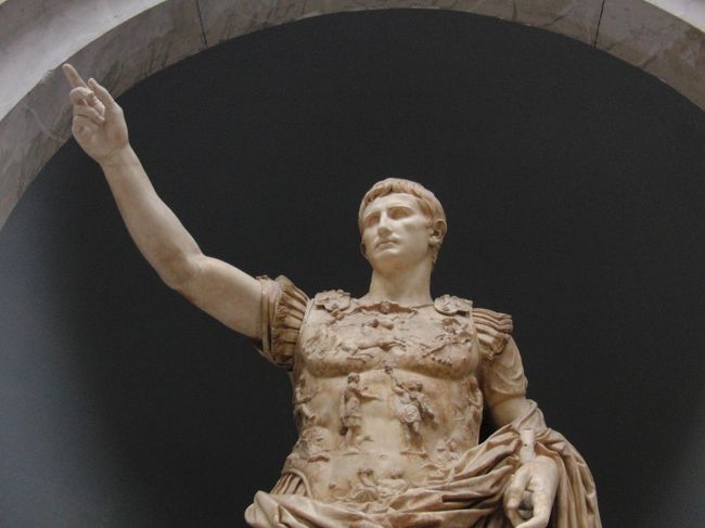 いよいよ観光最終日。朝からヴァチカン美術館、夕方からボルケーゼ美術館です。<br /><br />スケジュール<br />--------------------------------<br />12/29 成田発、BAでロンドンヒースロー経由、ローマへ<br />12/30 ローマパス購入<br />　　　コロッセオ、パラティーノの丘<br />　　　バルベリーニ広場<br />　　　JCBプラザでボルケーゼ美術館の予約<br />　　　マッシモ宮、共和国広場<br />12/31 真実の口、チルコ・マッシモ、フォロ・ロマーノ、<br />　　　カンピドーリオ広場<br />　　　ヴィットリオ・マヌエーレ２世記念堂、<br />　　　S.M.イン・アラチェリ教会<br />　　　ディオクレティアヌスの浴場跡、サンピエトロ広場、<br />　　　ナヴォーナ広場、サンタ・ニェーゼ・イン・アゴーネ教会<br />　　　サンタンドレア・デッラ・ヴァッレ教会<br />1/1　２階建てバスで一周後、トレヴィの泉、<br />　　　ジェズ教会、アレア・サクラ<br />　　　S.M.イン・トラステヴェレ教会<br />　　　115バスでジャニコロの丘経由、サン・ピエトロ広場<br />　　　S.M.マッジョーレ大聖堂<br />　　　サン・ジョバンニ・イン・ラテラーノ大聖堂<br />　　　スカラ・サンタ<br />　　　明日からのローマ・パス購入<br />1/2　サンピエトロ大聖堂、サンピエトロのクーポラ、<br />　　　S.M.ソプラ・ミネルヴァ教会、サンティニャツィオ教会<br />　　　パンテオン、コロンナ広場、<br />　　　ポポロ広場、スペイン階段、<br />　　　トリニタ・ディ・モンティ教会<br />　　　バルベリーニ美術館<br />1/3 サン・ピエトロ・イン・ヴィンコリ教会<br />　　　フォーリ・インペリアーリ<br />　　　カピトリーニ美術館<br />　　　ピア門<br />　　　S.M.デッリ・アンジェリ教会<br />　　　S.M.デッラ・ヴィットリア教会<br />　　　４つの噴水<br />　　　サンタンドレア・アル・クイリナーレ教会<br />　　　クイリナーレの丘、トレヴィの泉<br />1/4 ヴァチカン博物館、ボルケーゼ美術館<br />1/5 ローマ発、帰国の途へ<br />1/6 帰国<br />-------------------------------- 