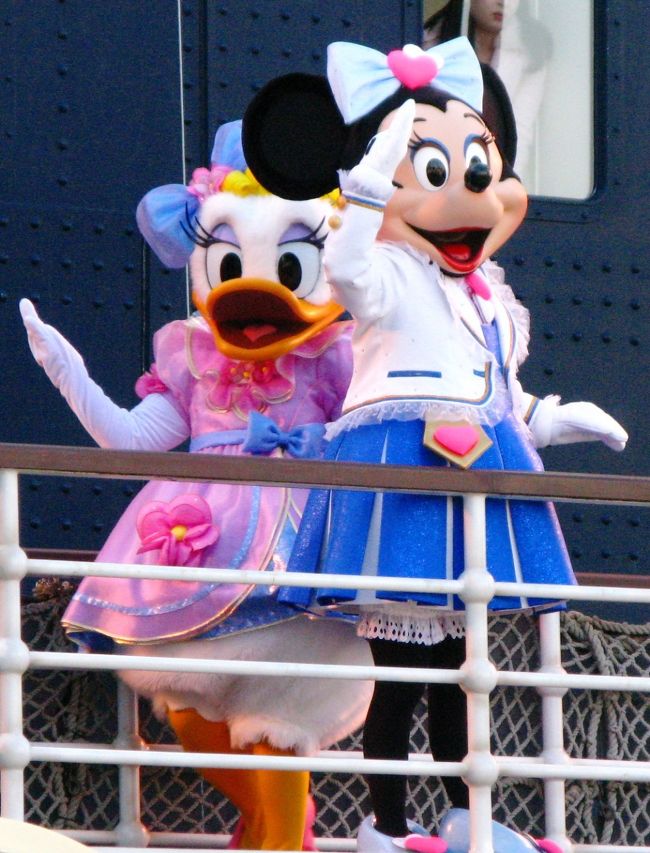 TDSは東京ディズニーシー (Tokyo Disney Sea Park) の略。 東京ディズニーシーは、東京ディズニーランドなどと共に東京ディズニーリゾート(TDR)を形成する、海をテーマにしたディズニーパークである。パークテーマ：「冒険とイマジネーションの海へ」<br /><br />東京ディズニーシーについては・・<br />http://www.tokyodisneyresort.co.jp/tds/index.html<br /><br />東京ディズニーリゾート(全体)については・・<br />http://www.tokyodisneyresort.co.jp/<br />