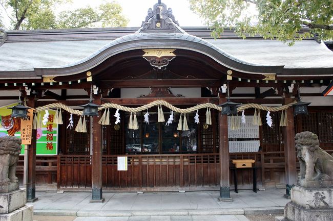 堺市にある方違神社(ほうちがいじんじゃ)へと行ってきました。<br />方違神社は古くより方災除の神として知られており，普請，転宅，旅行等の場合に御神礼，御砂および粽を受け，方除祈祷のお祓いをしてもらいます。<br /><br />