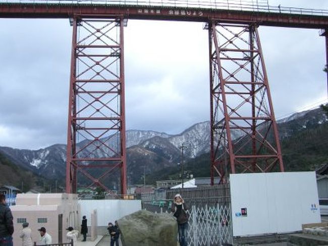 浜坂でカニ食べて、電車で鉄橋を渡りました。<br /><br />読売旅行大阪発日帰りバスツアー