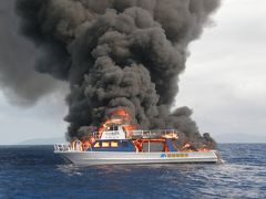 2010年2月八重山　その３　竹富島沖船炎上