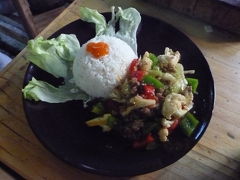 チェンマイで・・・美味しいもの沢山食べました・・・。