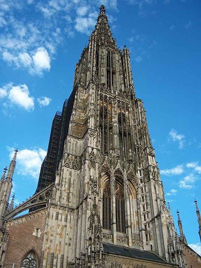 表題のネタが分かる方は、かなりのドイツ通だと思います…<br />ドイツの南部、バーデン・ヴュルテンベルク州からバイエルン州にかけてシュヴァーベン地方というのが広がっています。<br />方言や食文化などが特徴的ですね。<br />今回はウルム（Ulm)。<br />大聖堂の塔の高さは世界一！