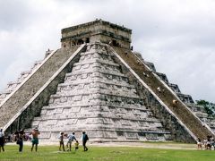 メキシカン・ピラミッド CHICHEN-ITZA（チチェン・イツアー遺跡）の階段が急な理由は・・・