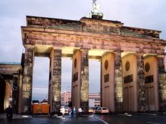 GERMANY/BERLIN（ドイツ・ベルリン）のチェック・ポイント・チャーリーにて