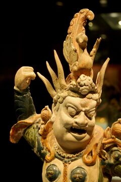 長安之旅(2)兵馬俑の見学の前に「陜西省歴史博物館」で古代中国の歴史の遺物を垣間見て、改めてその美術品のすばらしさに驚愕する。
