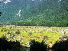 ＮＺ-35　ミラー・レイクは正に明鏡止水　☆湖水も大気も澄みきって