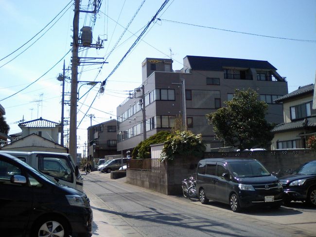 工場巡りにハマった友達からのお誘いで行ってきました。<br />すごく人気があるみたいで、予約が3ヶ月待ち…<br />1日3回も開催されているのに… 何故だ。<br /><br />とにかく行けてよかった。。<br /><br />車で行ったのですが、普通の住宅街にポツンとあります!<br />ナビで案内されても信じられず、周りをグルグルしてしまいました。。<br />
