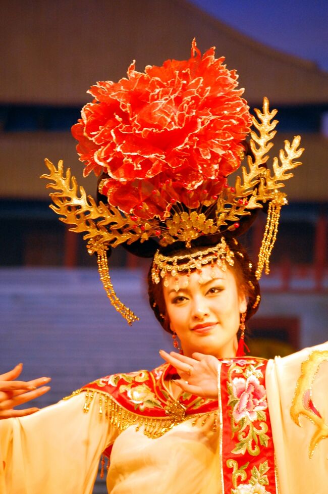 長安之旅(13)西安の夜は陜西歌舞大劇院で「餃子宴」のディナーの後にオプションの「唐楽舞」を楽しむ。