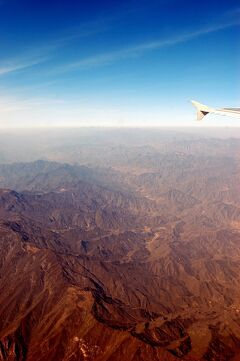 長安之旅(15)西安咸陽空港から北京首都空港へのフライトで、空から万里之長城を眺めて感動し帰国の途に就く。