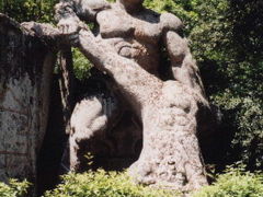 ボマルツォの怪獣公園