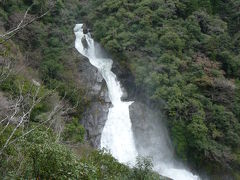 豪瀑と化していた日本の滝百選『轟の滝』◆2010春・高知県の滝めぐり【その２】