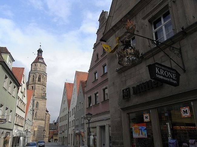 バイエルン州にはまだまだかわいらしい町があります。<br />今回はニュルンベルクの近郊から。<br />まずはヴァイセンブルク（Weissenburg)という町。
