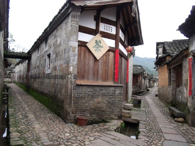 培田古鎮も客家の古鎮です。<br />８００年前に出来た村で、現在は４００年前の建築が残っています。
