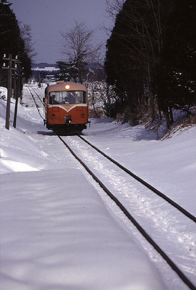 何度も通った南部縦貫鉄道。平成9年の5月に休止となるため、この鉄道にとってこれが最後の雪景色である。