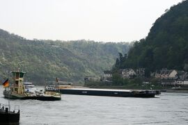 2010春、ドイツ・オランダ・ベルギーの旅(47/68)：4月20日(4)：ライン川中流の河畔ドライブ、古城遠望、ローレライ