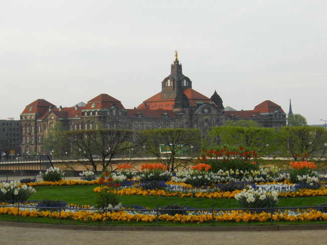 ドイツ３日目の４月２８日(水)は、最後に、<br />１５：５１ライプツィヒ〜１７：１４ドレスデンのＩＣＥに乗り、本日の宿泊地のドレスデンへ行きます。<br />明日の出発の６：４９まで、ユースホステルに泊まり、ドレスデンを探索です。<br />