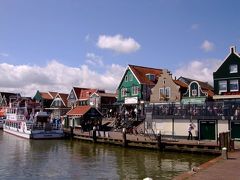 アムステルダム近郊の港町フォーレンダム。
