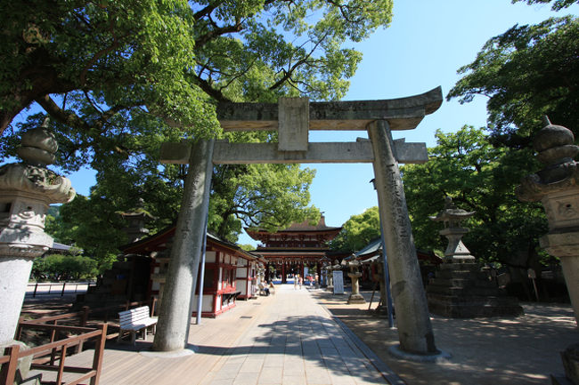 九州旅行で福岡、長崎に行ってきました。<br />最初は学問の神様で有名な太宰府天満宮とその周辺を観光しました。