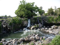 静岡・神奈川　滝めぐり湯めぐり①　滝メグラーが行く８７　長泉町のマンホールにデザインされている鮎壷の滝