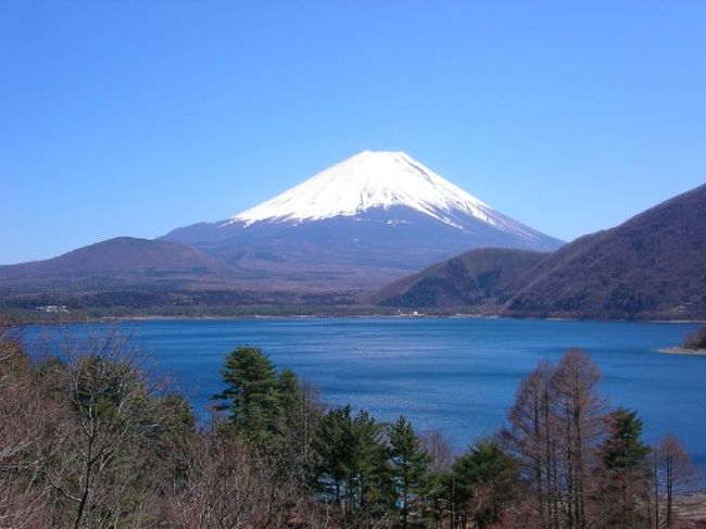 お一人様参加限定のツアー、というのを見つけて、カンボジア・ベトナムツアーに参加しました。ところが、成田発のツアーで、伊丹空港から成田空港への国内線が希望通りに取れません。成田のホテルを物色していたら、幾つかのホテルは、「一泊すると、2週間駐車場無料サービス」をやっていました。<br />ふ〜ん、それなら、と思い立って、京都から成田まで、マイカーで移動することにしました。(←　我ながらむちゃくちゃな発想です)<br />ツアーの後は、富士五湖周辺から、伊豆半島をドライブしてから、帰途につきました。