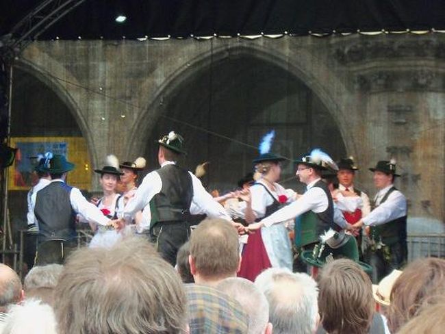 6月14日はミュンヘン市の誕生日、ということで12日、13日の二日間は町の中心でさまざまな催しが開かれていました。<br /><br /><br />