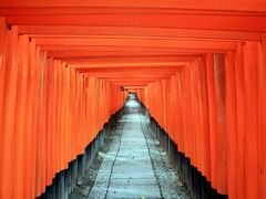 京都を歩く(61)　伏見迷宮案内 ～朱の回廊，伏見稲荷大社を行く～