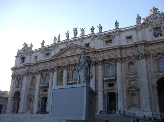 12月5日から7泊8日でイタリアへ。<br />いよいよ旅も終盤、最終目的地のローマへ。<br /><br />バチカン周辺の観光をしました。<br /><br /><br /><br />