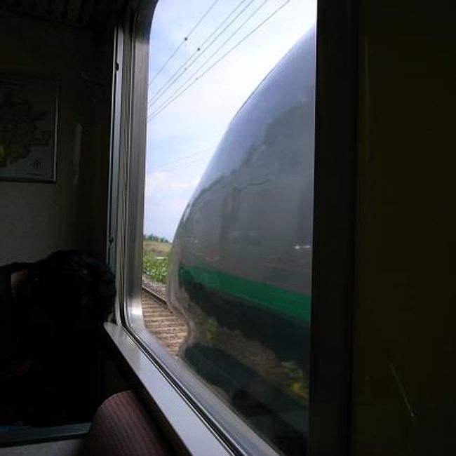 青春18きっぷを利用して、山形県の寒河江温泉に行ってきた。<br /><br />7/20は18切符解禁日なので、待ちかねたユーザーが列車内に散見された。<br />特に、山越えの福島〜米沢間はマニアが多数乗車していたようである。<br /><br />車内の冷房が効き過ぎるくらいだったので、夏旅では長そで長ズボンを用意したい。<br />