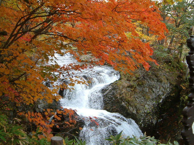 とても古いですが・・・<br />三階滝までドライブに行ったときの紅葉です。