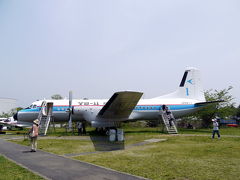 ２７．ＧＷの釜山旅行　航空科学博物館その２　屋外展示　ピエロの大道芸　レストハウスの昼食
