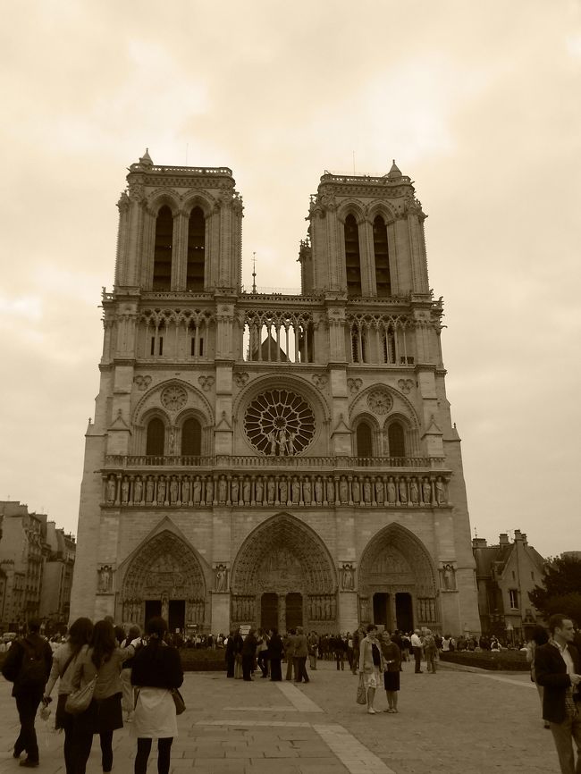 パリ最終日<br /><br />駆け足で一通り巡ったパリの観光地から帰国までを、これまたダイジェスト版でさくさくーーっとお送りします(^O^)／<br /><br />いえ、めんどくさいとかそうゆうんじゃないです。はい。