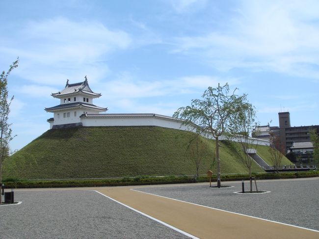 栃木といえば、餃子の町”宇都宮”ですか<br /><br />１００名城は<br />①足利氏館<br /><br />いまは鑁阿寺ですが、堀や土塁の遺構が残ってます<br />