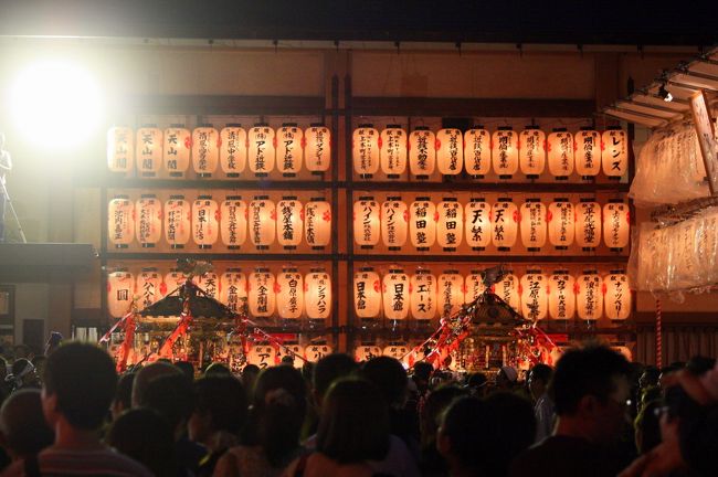 生國魂神社で毎年7/11，7/12に行われる「いくたま夏祭」に行ってきました。<br />昨年に続き，今回が2回目です。<br />熱気で雨雲なんて吹っ飛ばせ！ということで天気も何とか持ちました。<br />