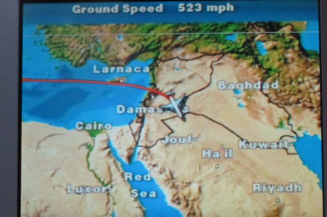 チュニジア旅行の最終日です。11日の午後の便でチュニスを後にしました。アラブ首長国連邦のドバイ空港には、0時前の深夜に到着しました。ドバイでは4時間弱のトランジットでした。定刻に関西国際空港に向けて飛び立ちました.