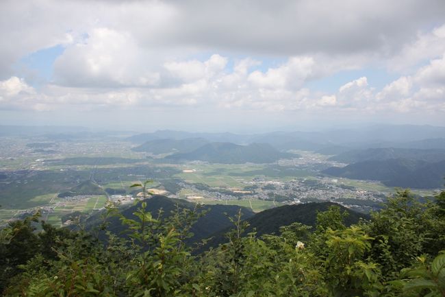 暑い暑い日が続いていますが、6年ぶりくらいで日野山に登るということになりました。それまでは毎年登っていましたが、ここのところずっとご無沙汰しています。あの比丘尼ころばしは無事に登れるでしょうか。