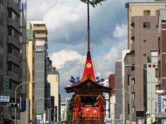 祇園祭-7　山鉾巡行A長刀鉾を先頭に都大路を　☆船鉾は壮大