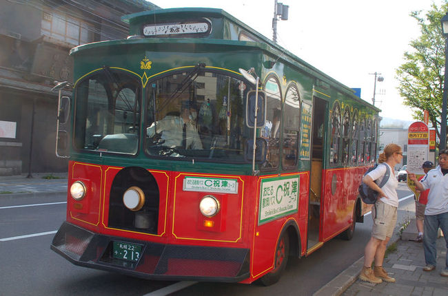 小樽散策バスに乗り、小樽総合博物館へと足を伸ばしました。<br /><br />なお、このアルバムは、ガンまる日記：青森～北海道、飛行機と寝台列車の旅（９）[http://marumi.tea-nifty.com/gammaru/2010/07/post-9272.html]とリンクしています。詳細については、そちらをご覧くだされば幸いです。