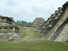 メキシコ高原の旅（7日～8日目　神秘的な窓のあるピラミッド）